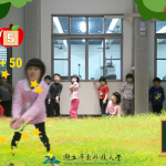 遊戲模式1，玩家使用雙手接住答案，如果接對，就可獲得分數。