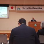 雙邊學術研討會 - 開幕式由宮崎大學由農學部長(農學院長)香川浩彥部長致開幕歡迎詞